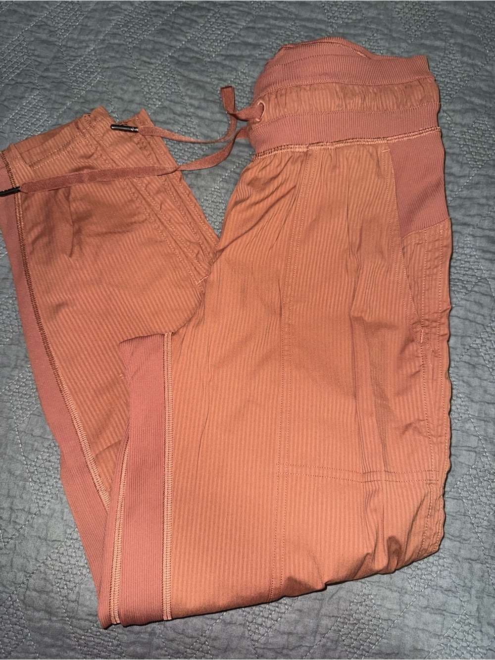 Lululemon Women’s Rust Terracotta Textured Jogger Pants Size 0